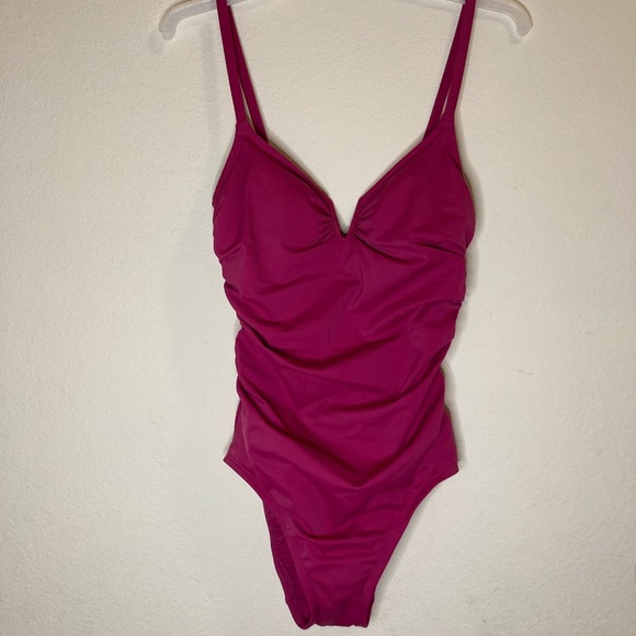 Time and Tru Women’s V- wire One Piece Swimsuit - Picture 1 of 9